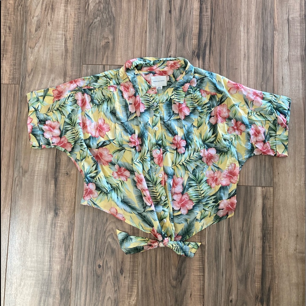 AEO flowered tie front button up crop top.